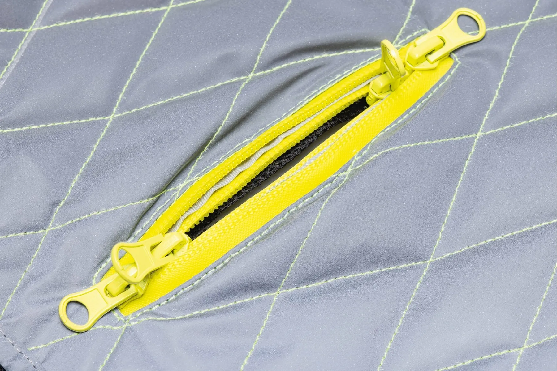 BEEZTEES Safety Gear Allina mētelis suņiem ar atstarotājiem, 40 pelēks - Produkta attēls 5